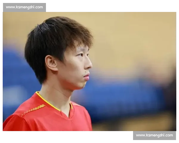 林高远与时尚才女合影引热议 工作室澄清：仅是跨界合作