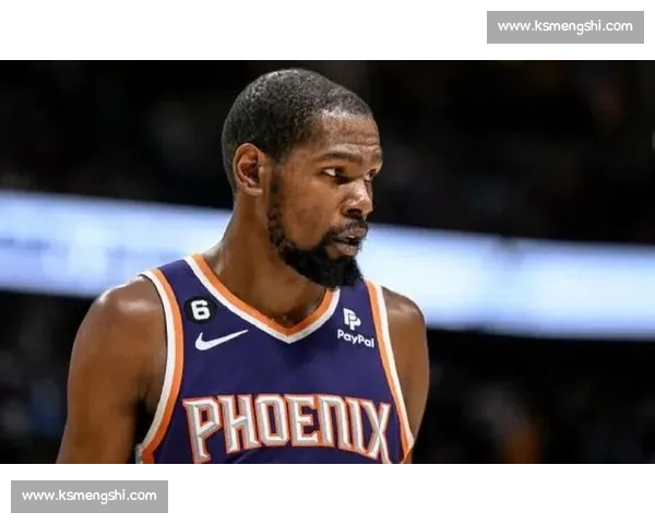 杜兰特直言矮个后卫首发困境:防守铁闸或进攻奇才方能破局 杜兰特直言矮个后卫首发困境:防守铁闸或进攻奇才方能破局