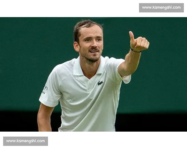 温网「雨布魔法」:百年草地的守护者 温网「雨布魔法」:百年草地的守护者